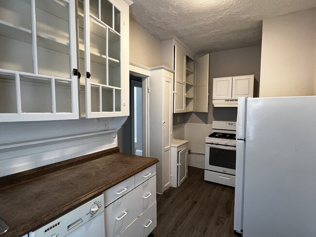 Photo - 1140 River St