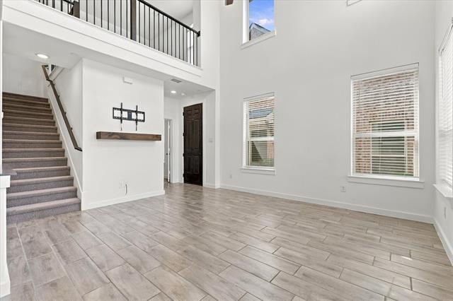 2737 Splendor Ln