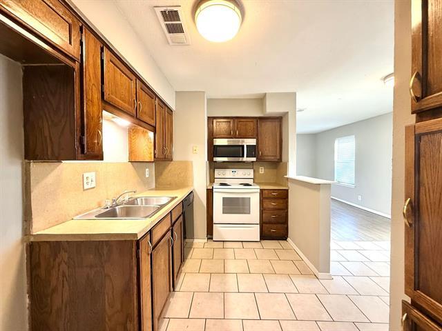 Photo - 118 Maple St