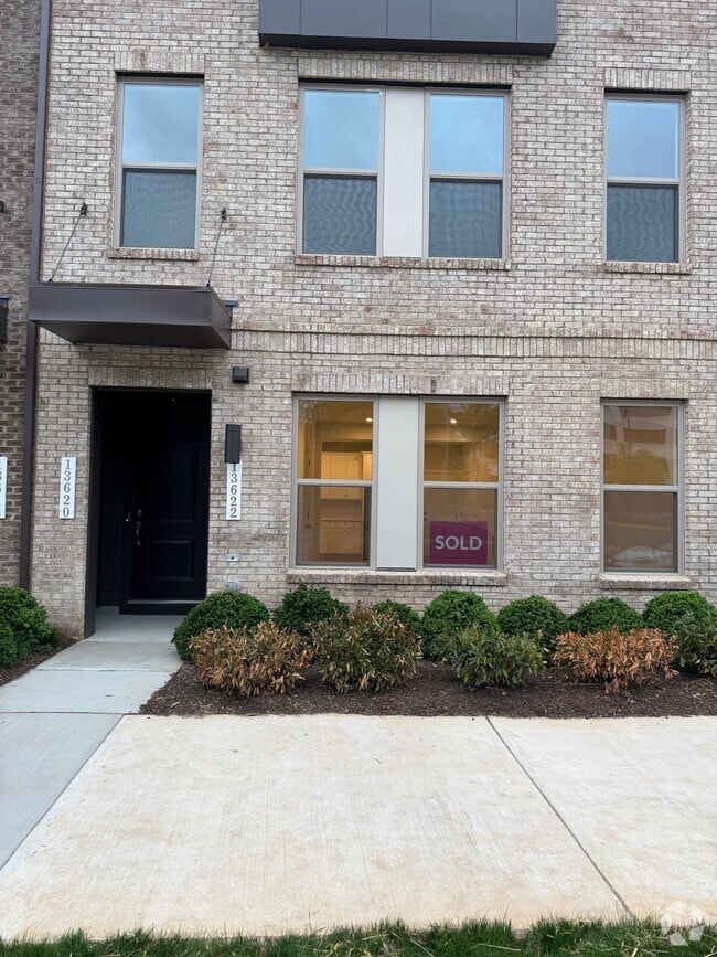 Building Photo - 13622 Innovation Station Loop Rental