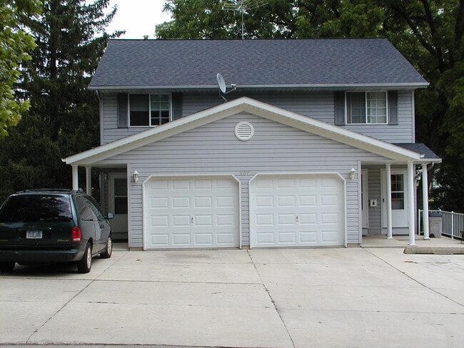 Building Photo - 307 N Huber St