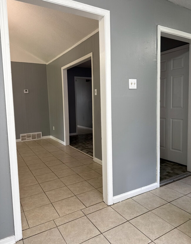 Photo - 5096 Breckenwood Dr