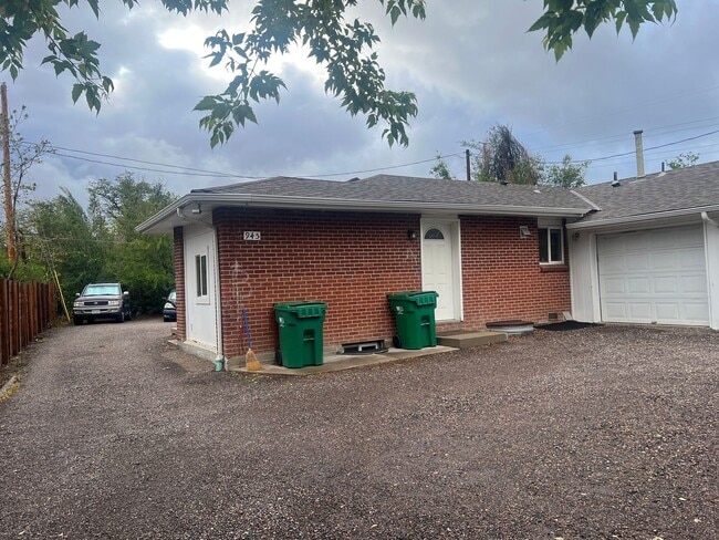 Building Photo - 3 bedroom in Golden with Garage!!! Unit 945A