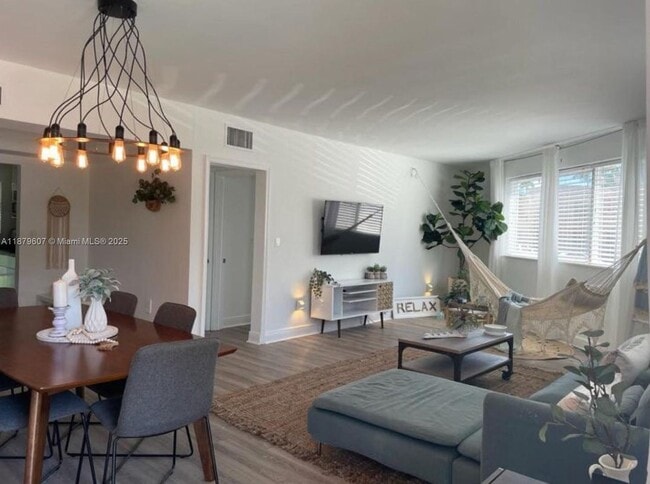 Building Photo - 75 S Shore Dr Rental