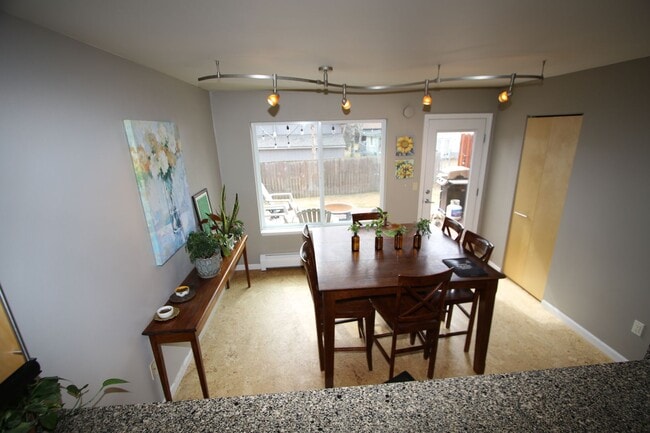 3 Bedroom Townhouse! - 3 Bedroom Townhouse!