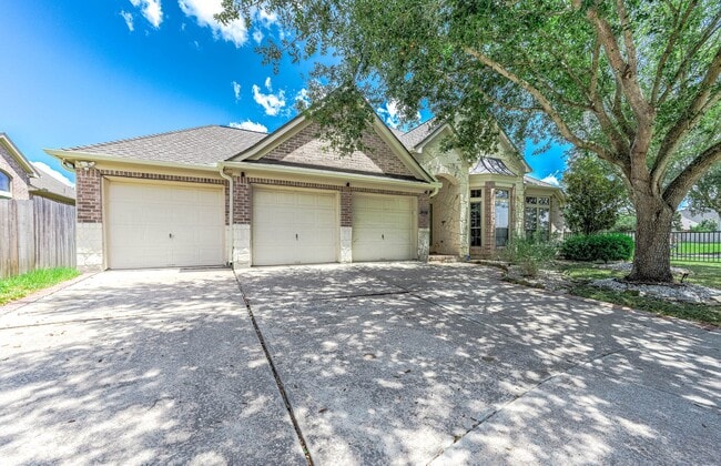 2313 Lilac Breeze Ln