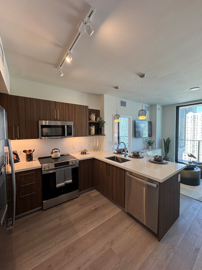 Building Photo - 195 SW 9th St Unit B1 Rental