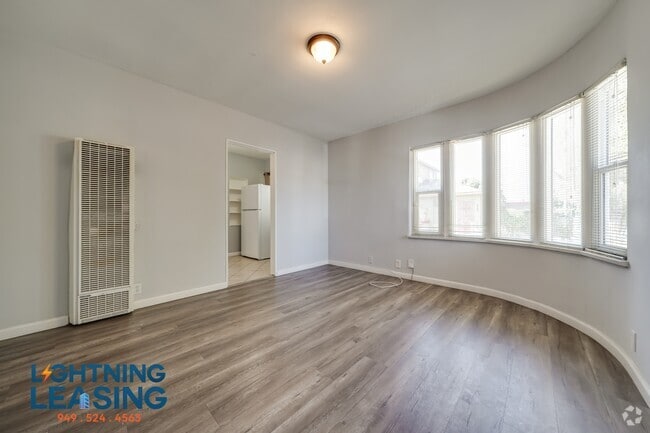 Building Photo - 6415 S Van Ness Ave Unit A Rental