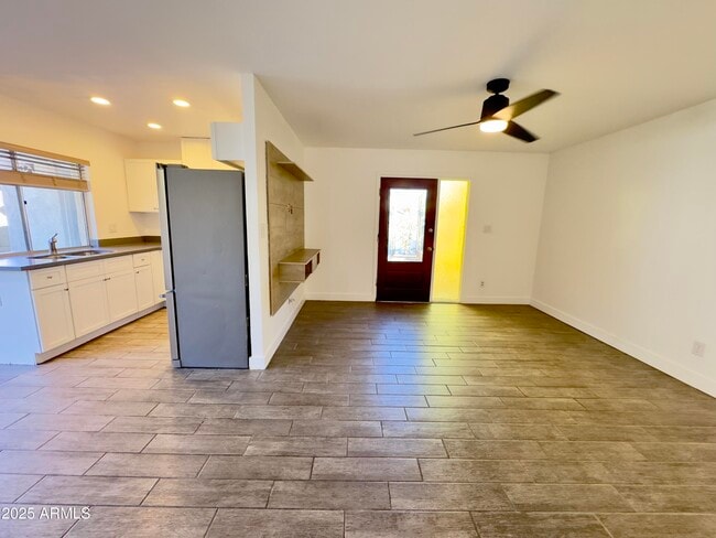 Photo - 1021 W Mission Ln