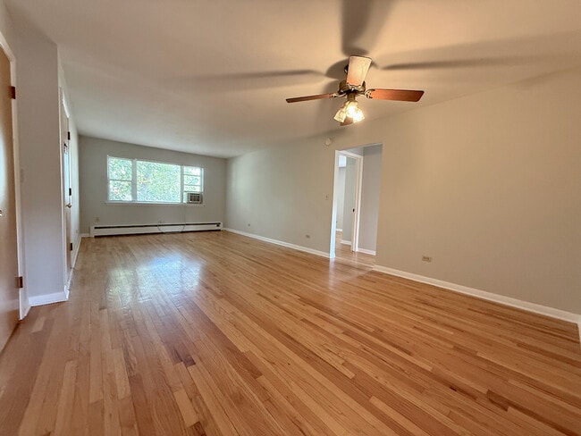 Photo - 317 S Plum Grove Rd Unidad 5