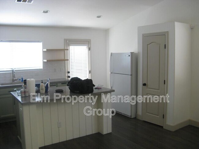 537 W Seneca Ridge Ave