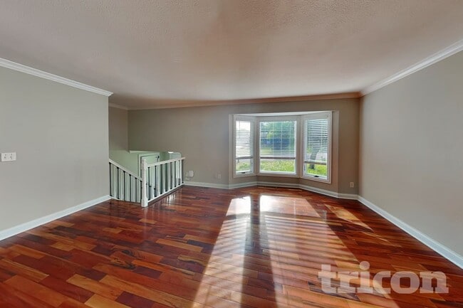 Photo - 433 1st St NW