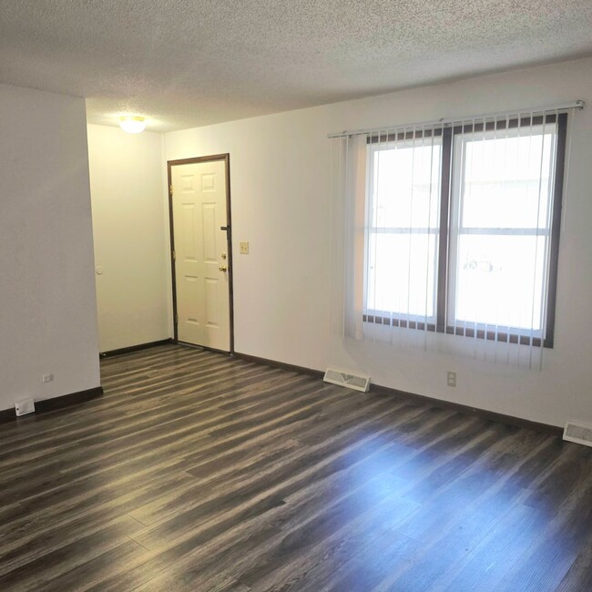 Photo - Cairo-1430/1432 Unit 1430