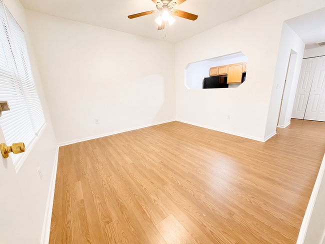Building Photo - 1238 Penn St NE Unit 1