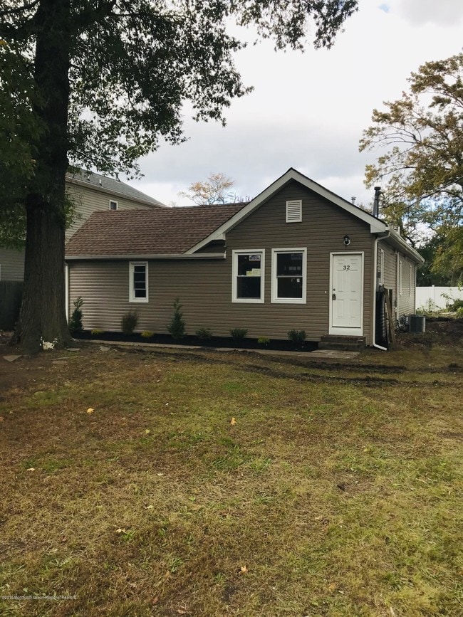 Building Photo - 32 Frazee Pl