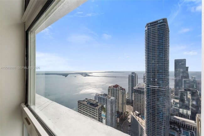 Building Photo - 950 Brickell Bay Dr Unit 5507