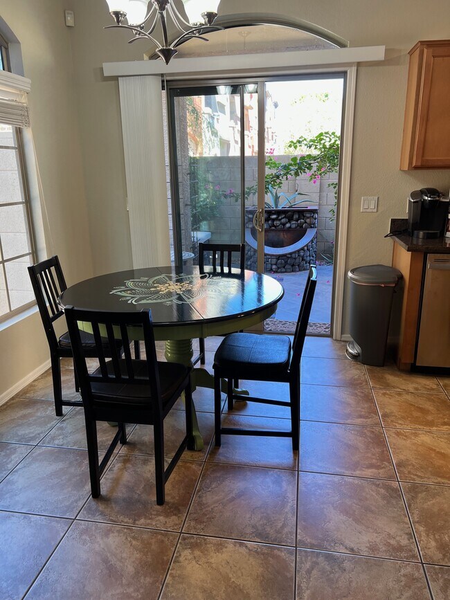 Dining - 2402 E 5th St Unit 1626