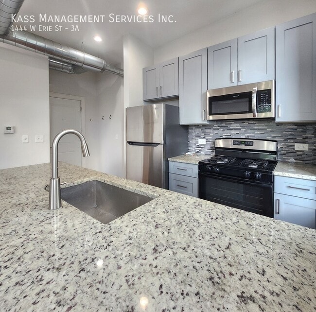 Photo - 1444 W Erie St Unit 3A