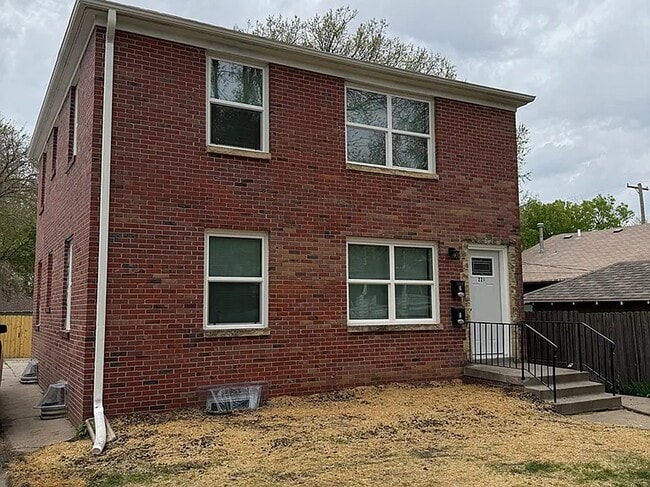 Photo - 221 N 33rd St Unit #2