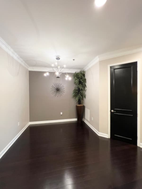 Photo - 711 Cosmopolitan Dr NE