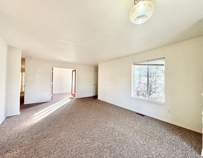 Photo - 3 Bedroom Apartment in Bozeman! Unit D