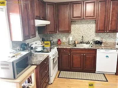 Photo - 949 Broadway