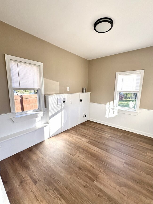 Photo - 102 N Baltimore St