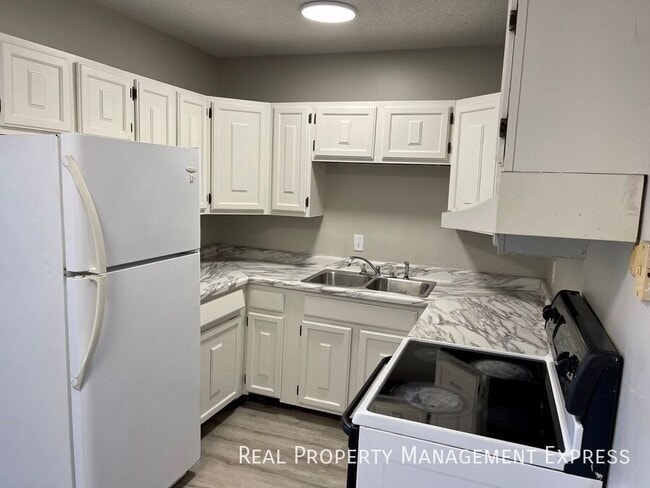 Photo - 2 Bedroom Apartment on the West Side Unit 4908 - 06