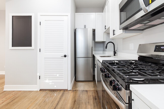 3830 N Wilton Ave Unit 2