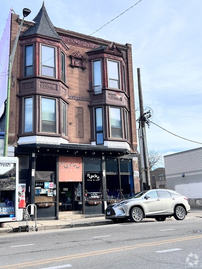 Building Photo - 2187 N Clybourn Ave Unit 2F Rental