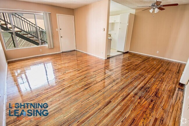 Building Photo - 915 Fedora St Unit 10D Rental