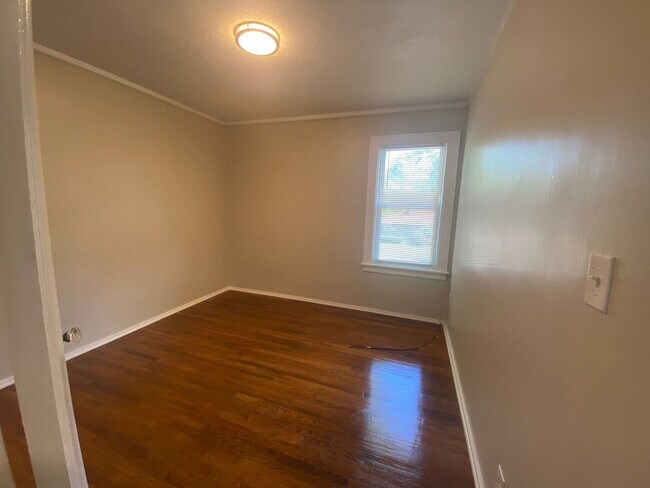 Photo - 17815 McIntyre St Unit Upper