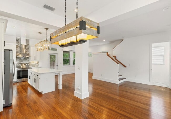 Photo - 214 E Floribraska Ave