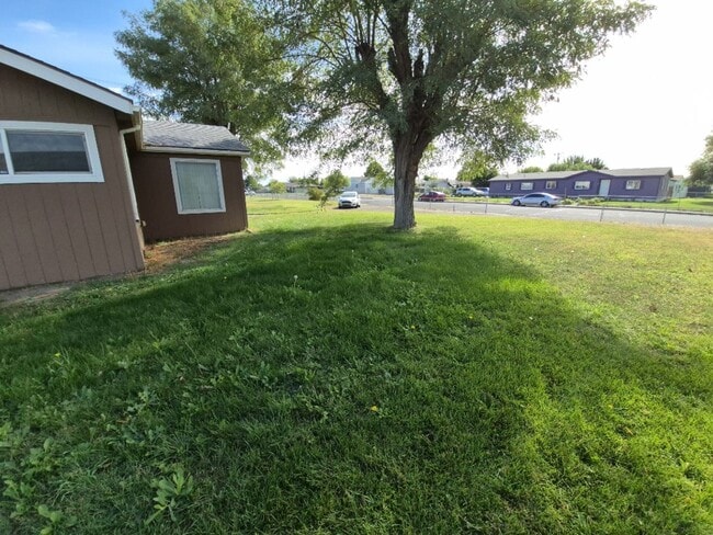 Photo - Charming 3-bedroom, 1-bathroom home located in the vibrant community of Pasco, WA.