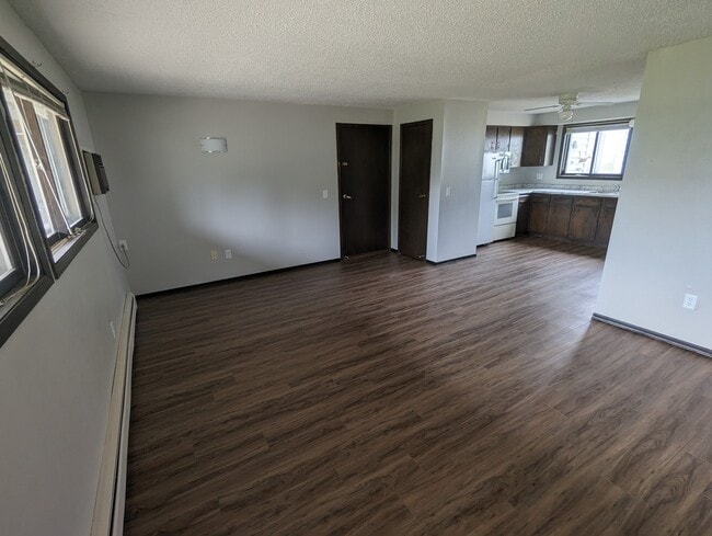 Living Facing Entrance - 705 2nd Ave NE Unit 4