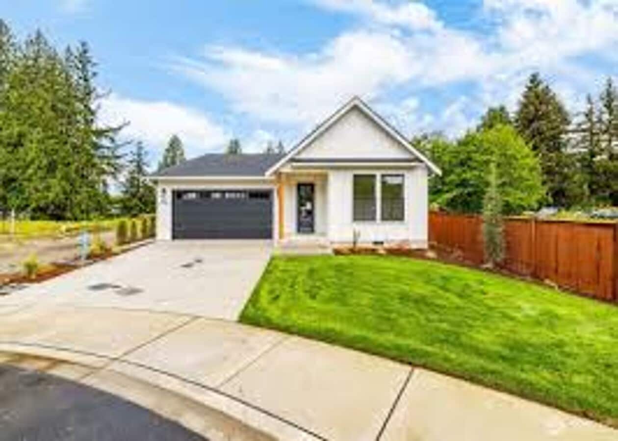 Photo - 745 Prospector Pl