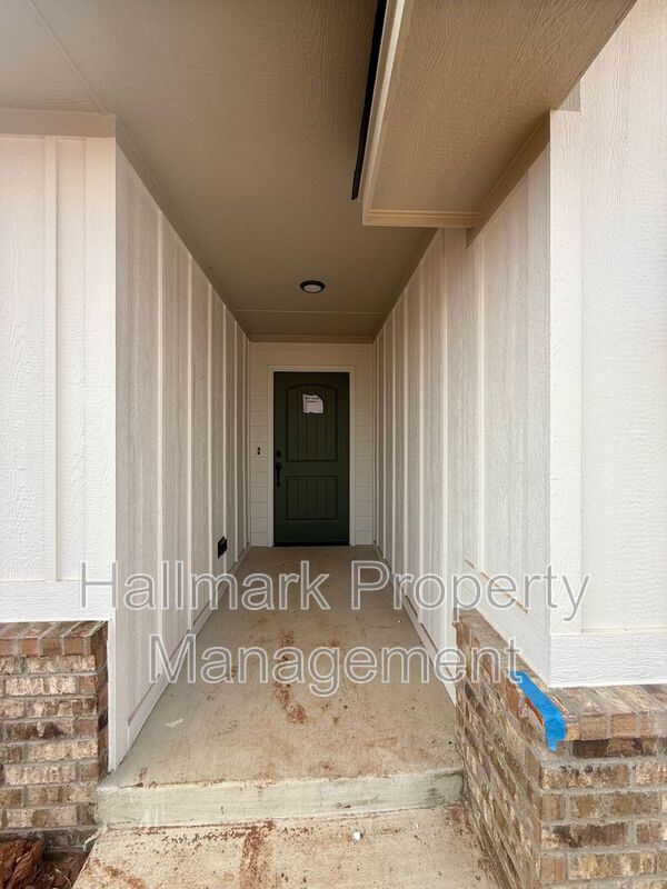 Photo - 627 Trails End Dr