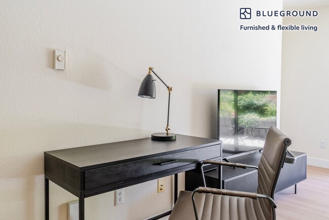 Photo - 1600 Villa St Unidad FL1-ID1858