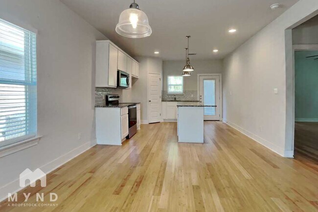 Photo - 423 Channing Ave