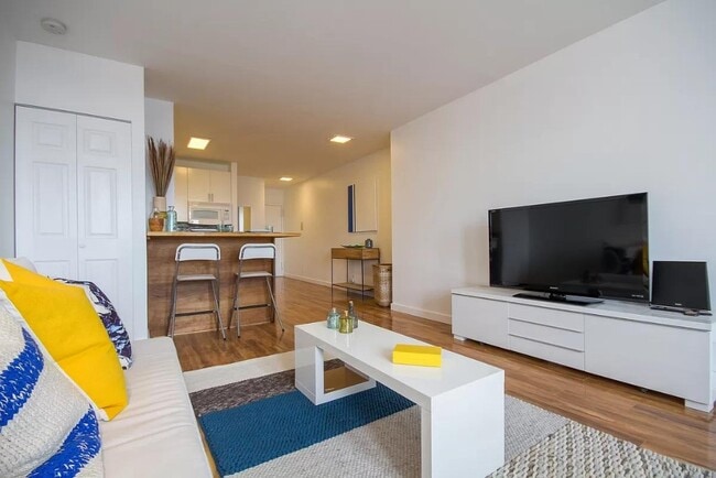 Photo - 315 Seventh Avenue Unidad 15D