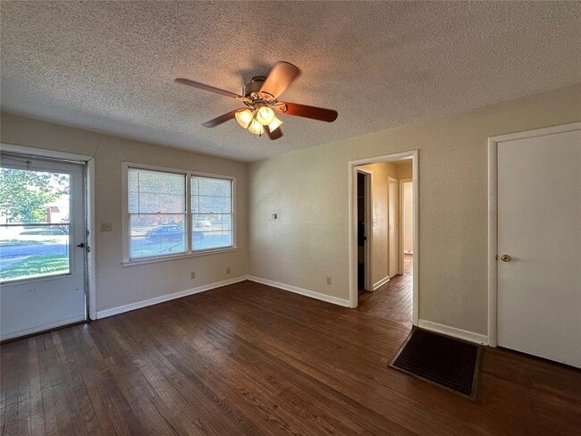 Photo - 708 Denison Dr