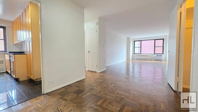 Bright Sixth-Floor One-Bedroom Near Union Square