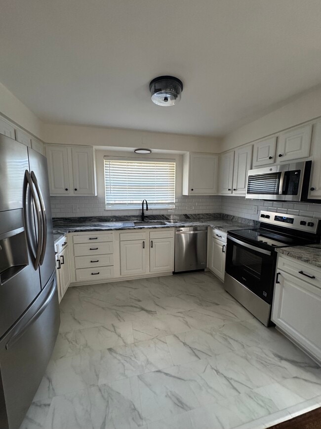 Photo - 4941 Kelsch Ln Unidad #1