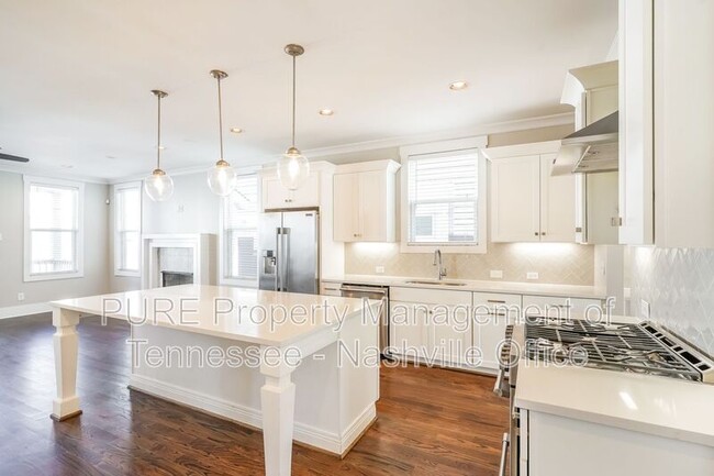 Photo - 906 Southside Pl