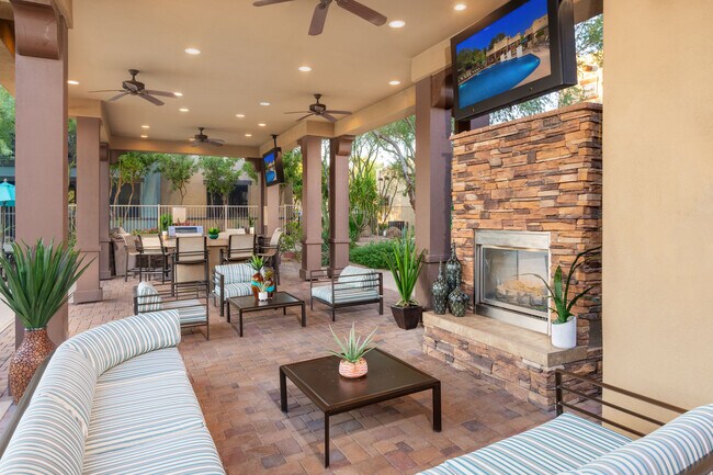 Las Colinas At Black Canyon