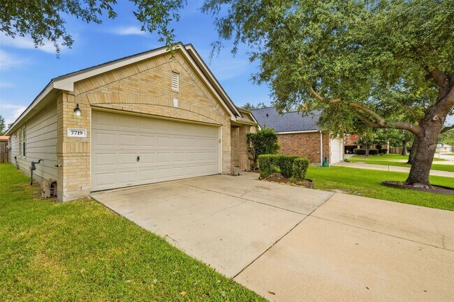 Photo - 7719 Serene Wood Ln
