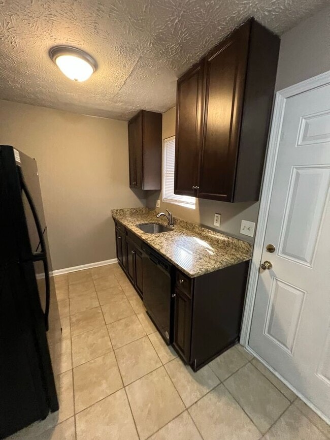 Photo - READY NOW!!! Corner Unit! 2 Bedroom 1.5 to...