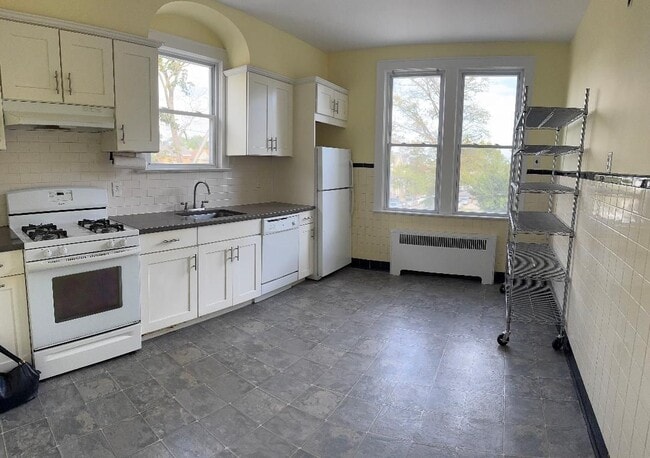 Photo - 786 Avenue C Unit 2