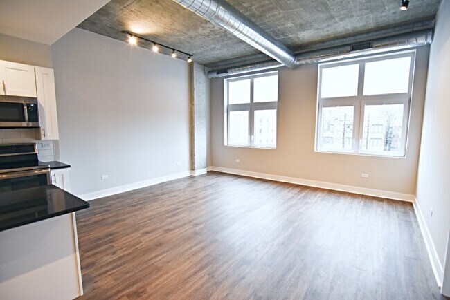 Photo - 3833 N Broadway Unit 314