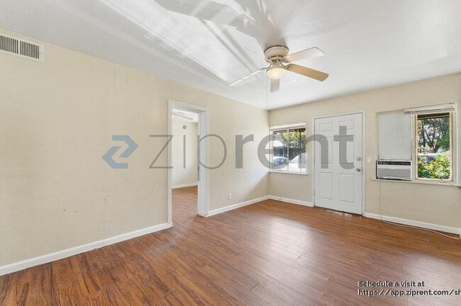Photo - 139 W 18th St